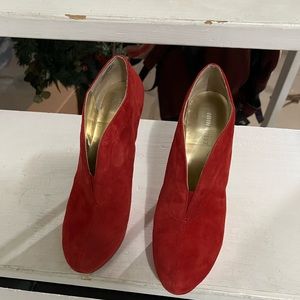 The most beautiful red suede Nine West booties